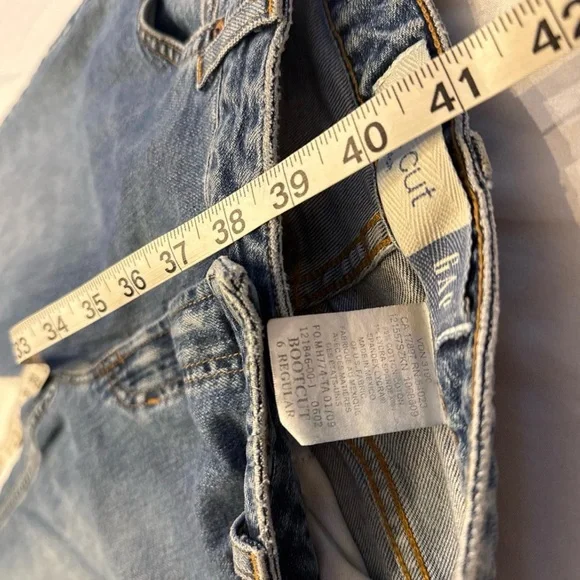 Stylish Blue Jeans with Black Accents - Picture 7 of 7